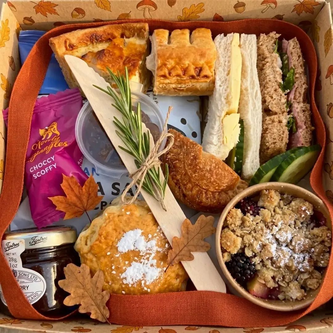 Autumn afternoon tea hamper 26